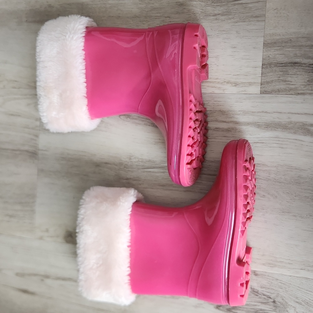 Carter's Fuzzy Pink Rainboots